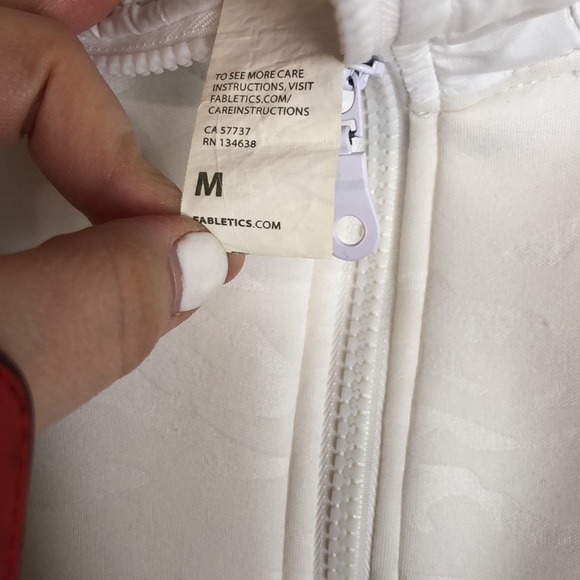Fabletics white jacket with removable hood size medium side zipper detail - Picture 7 of 8